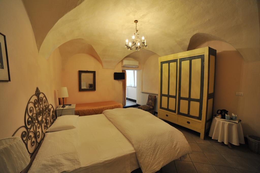 Erasmo Rooms & Breakfast Finale Ligure Buitenkant foto